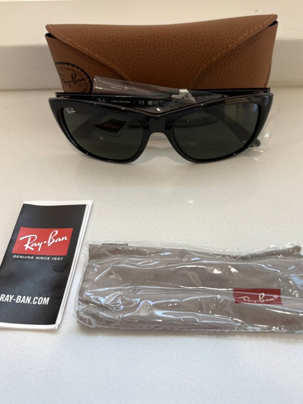 Ray-Ban Cat’s Eye Sunglasses RB4154 Black 57-18-145 Women’s NEW